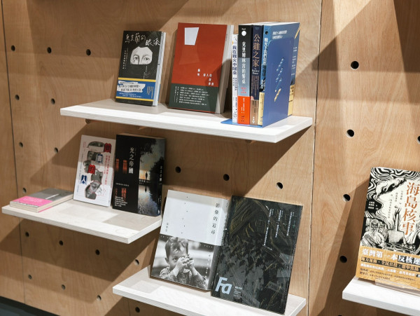 高雄巡迴主題書展｜三餘書店 x 雄影書屋 @高雄市電影館