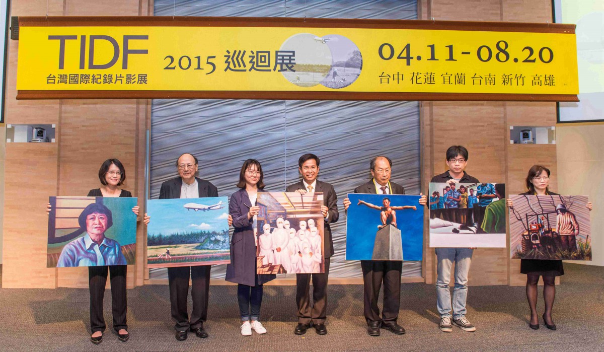 01_ying_zhan_kai_pao_yi_shi_gui_bin_da_he_zhao_zuo_zhi_you_chen_de_ling_zhuo_hong_tao_hong_li_jiong_pan_wen_zhong_huang_cai_lang_lin_mu_cai_tai_zhong_wu_feng_lin_jia_dai_biao_wu_li_duan_.jpg